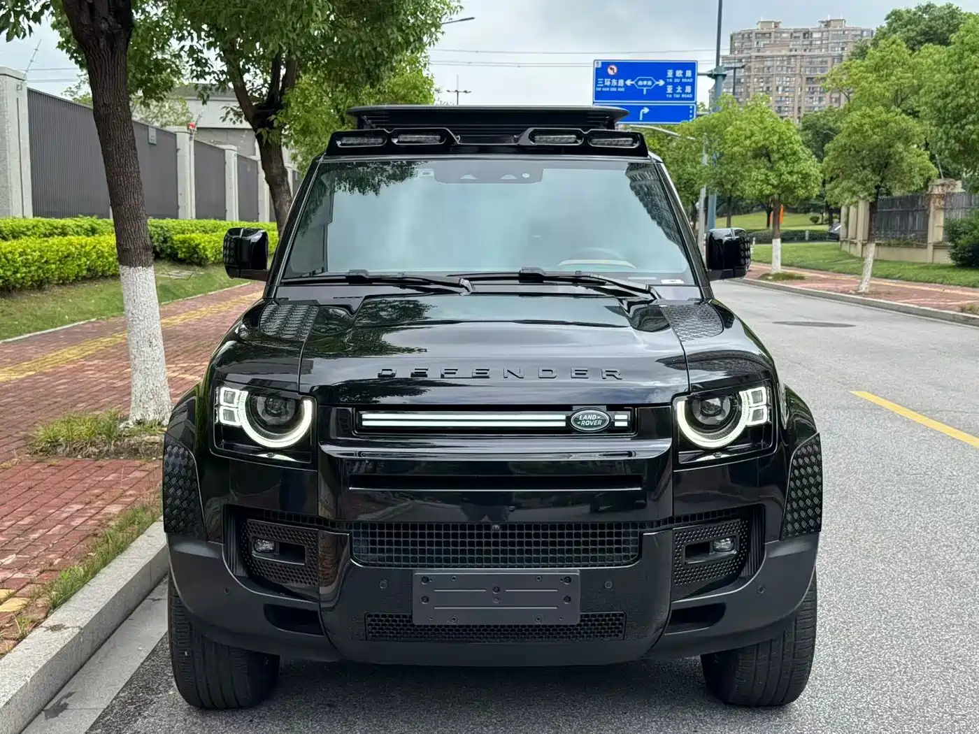 Land Rover Defender 2024 2023 Model Year 130 3.0T P400 HSE