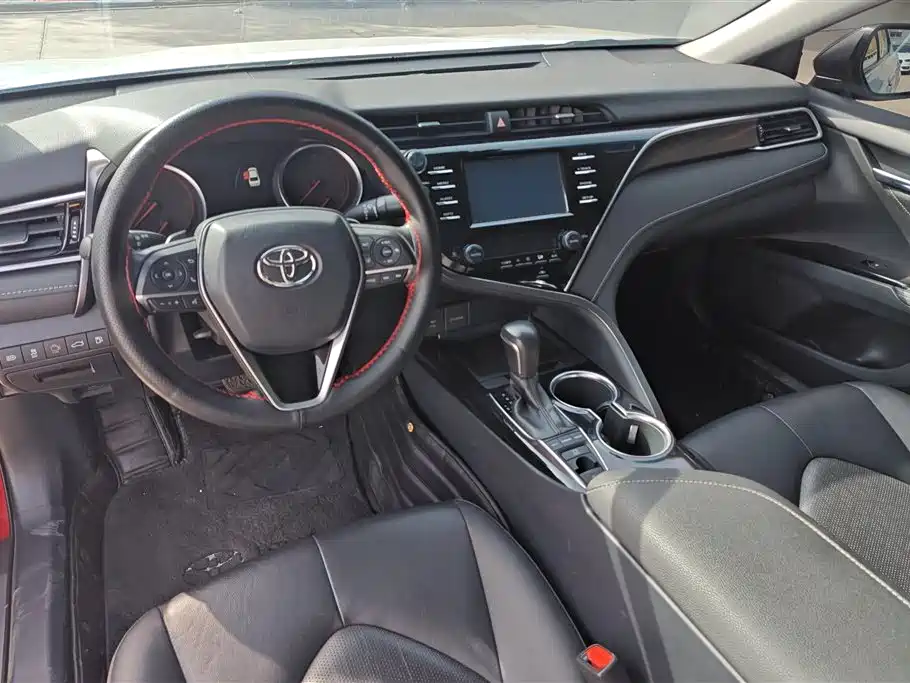 Toyota Camry 2018 2.5S Trend Edition фото 12