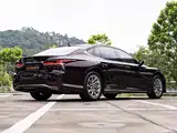 Фото 3 - Lexus LS
