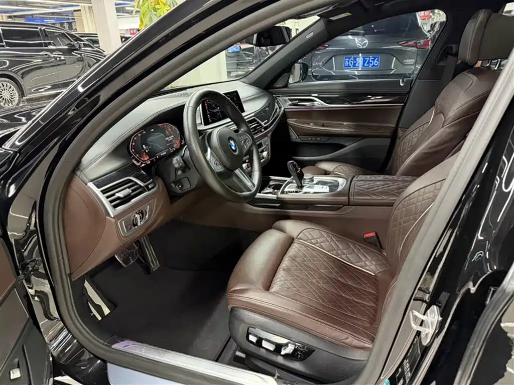 BMW 7 Series 2019 Facelift 740Li Leading M Sport Package фото 10