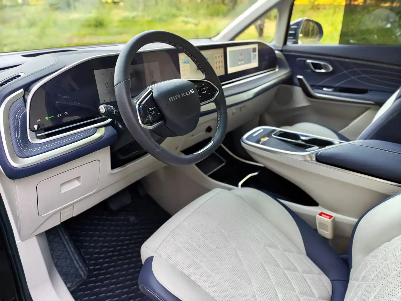 SAIC Maxus Maxus G90 2023 2.0T Interstellar 7-seater фото 6