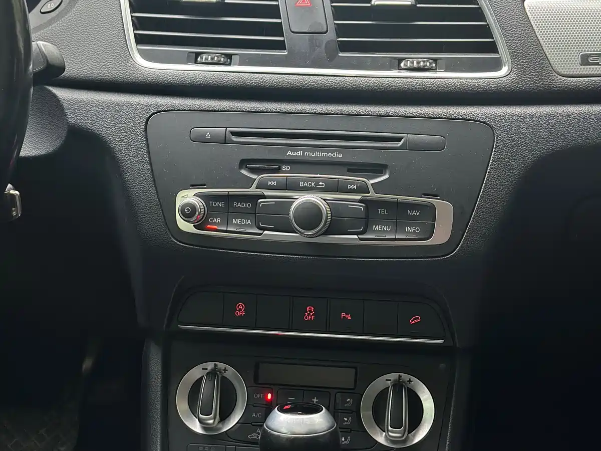 Audi Q3 2015 35 TFSI quattro Technology фото 11