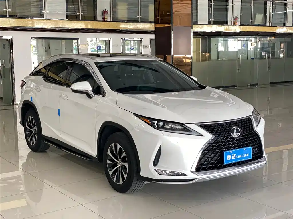 Lexus RX 2020 Facelift 300 2WD Elite Edition фото 3