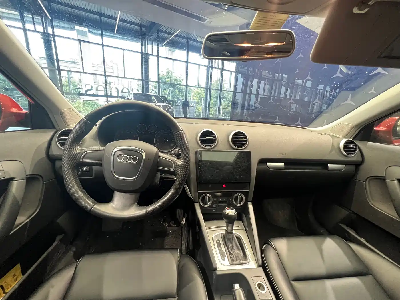 VOLKSWAGEN WITH THE CROWD 06