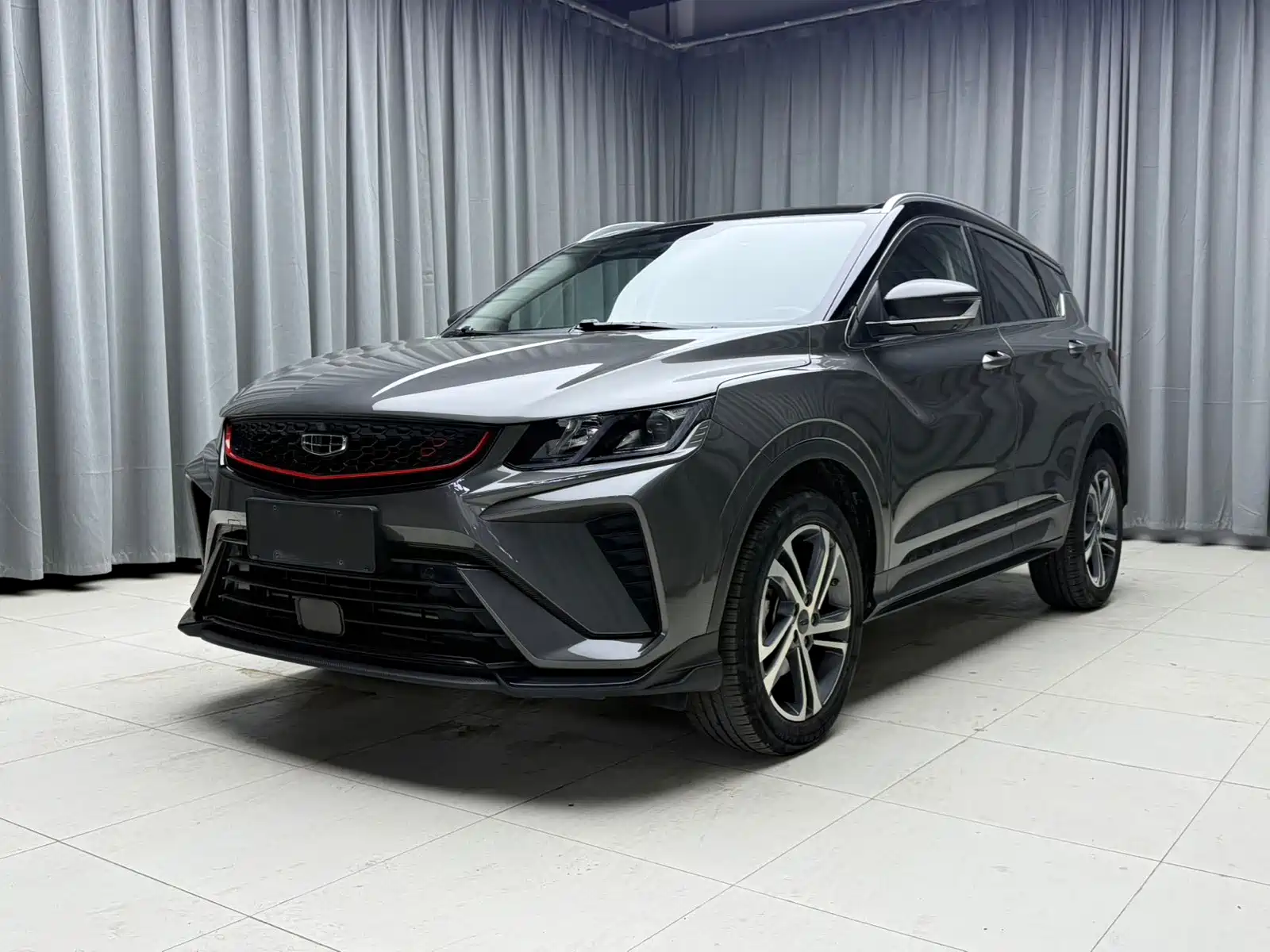 Фото 1 - Geely Coolray