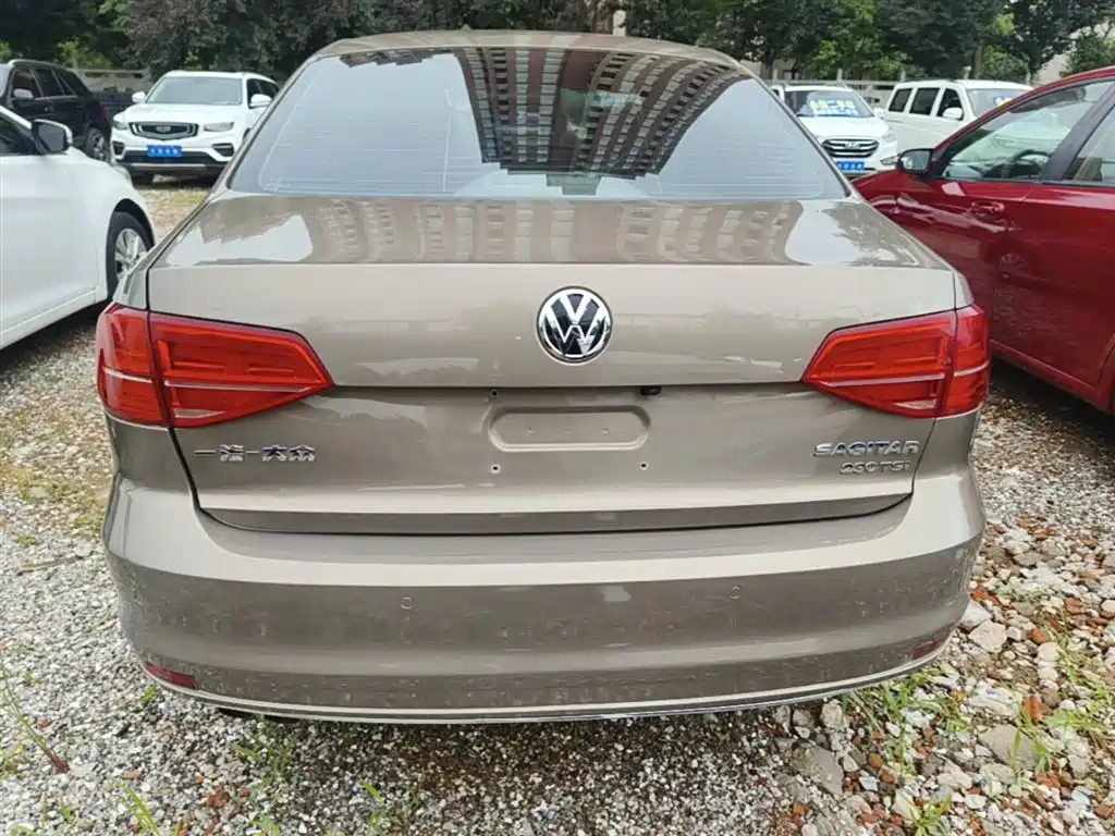 Volkswagen Sagitar 2016 230TSI 25th Anniversary Edition фото 6