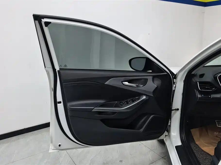 Hyundai Fista 2019 280TGDi Sport Edition China VI фото 7