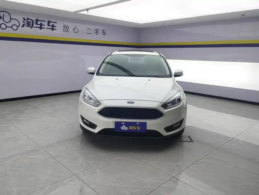 Фото 2 - Ford Focus
