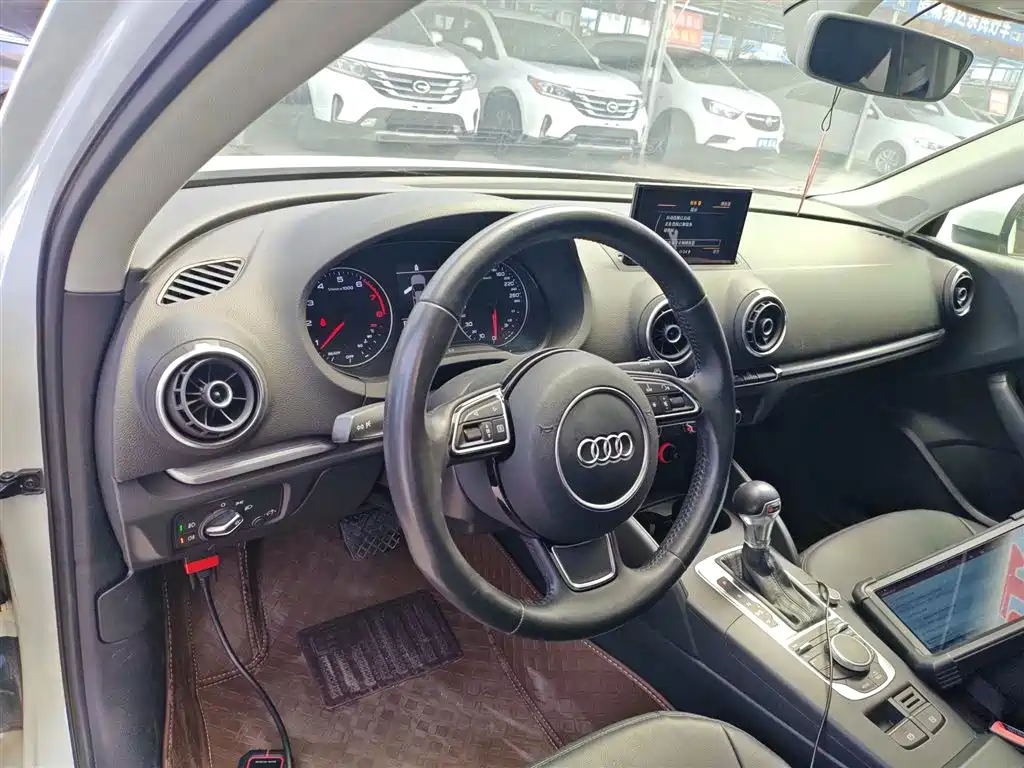 Audi A3 2016 Limousine 35 TFSI Leadership фото 10