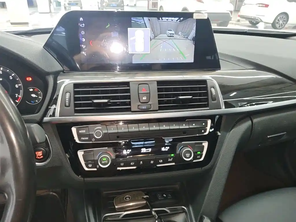 BMW 3 Series 2019 320Li M Sport Black Night Edition фото 13