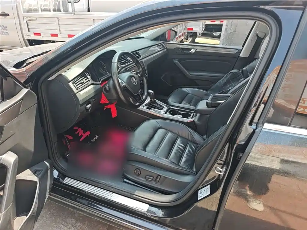Volkswagen Passat 2017 330TSI DSG Prestige фото 15