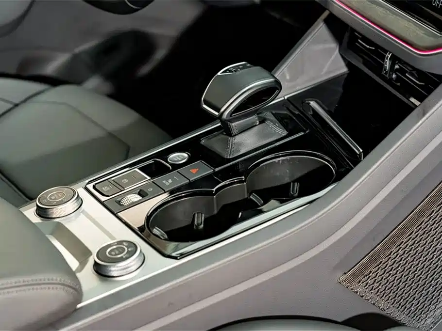 Volkswagen Touareg 2022 3.0TSI Rui Xiang Edition Gloss Black Sport Package фото 21