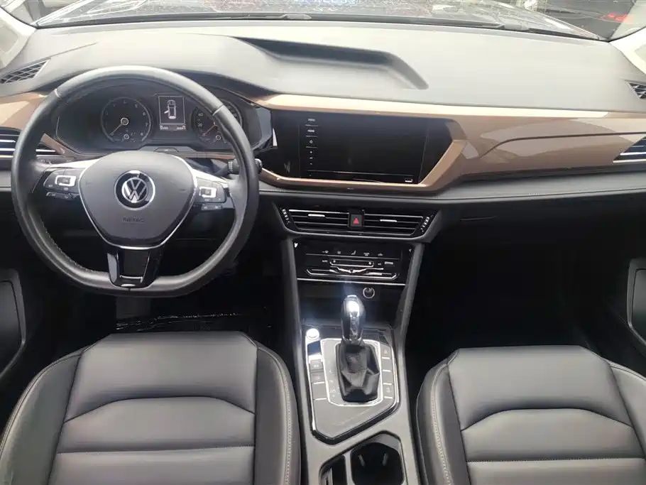 Volkswagen Tharu 2020 280TSI 2WD Comfort Edition China VI фото 12