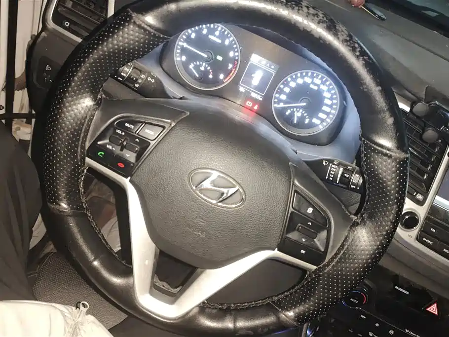 Hyundai Tucson 2015 1.6T Dual Clutch 2WD Smart фото 15