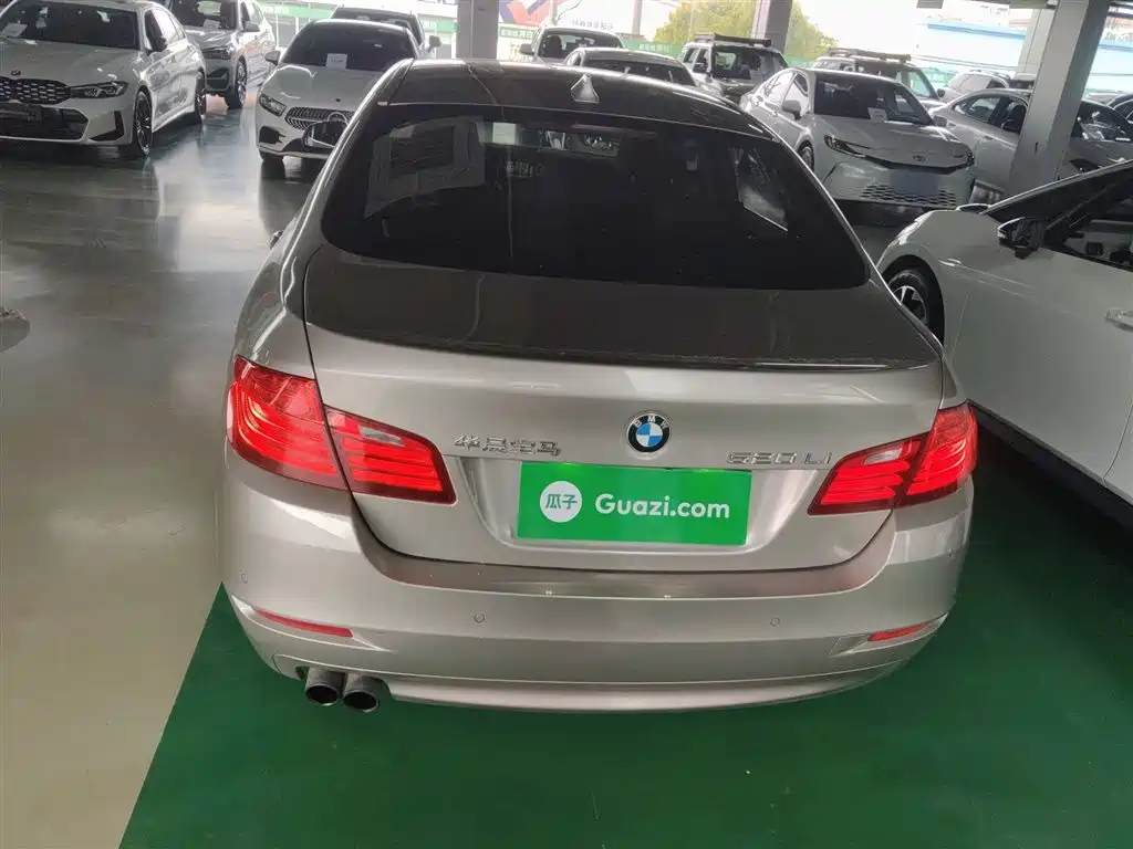 BMW 5 Series 2017 520Li Classic Edition фото 4