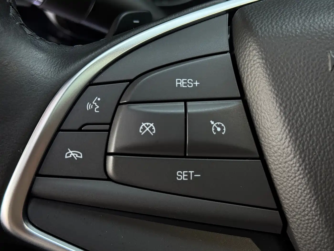 Фото 11 - Cadillac XT5