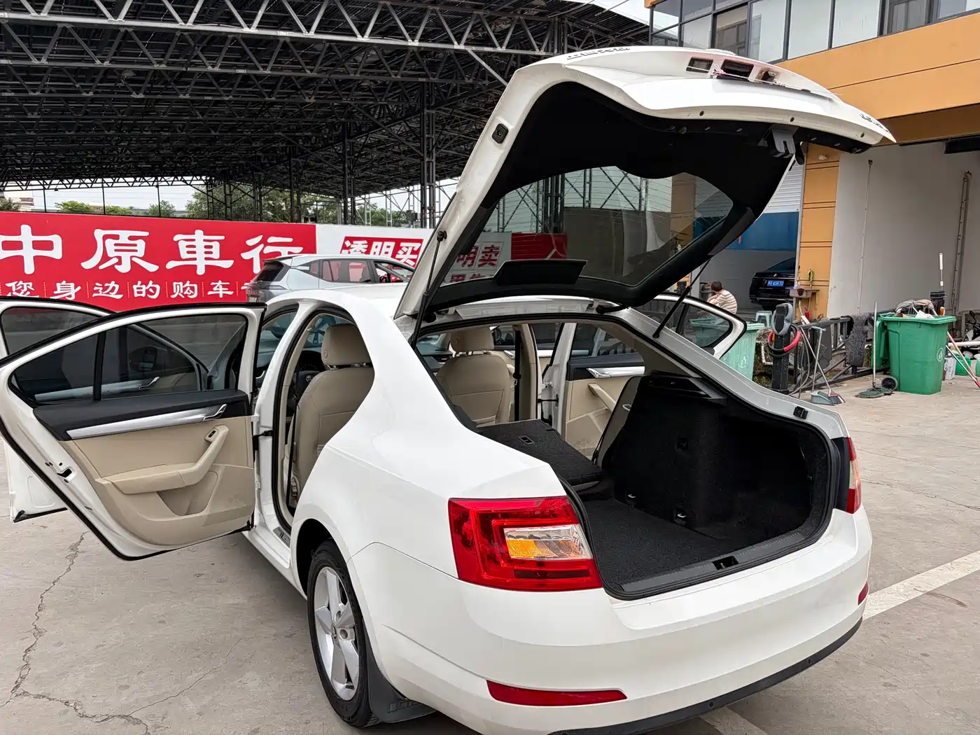 Škoda Octavia 2015 1.6L Automatic逸杰版 фото 15