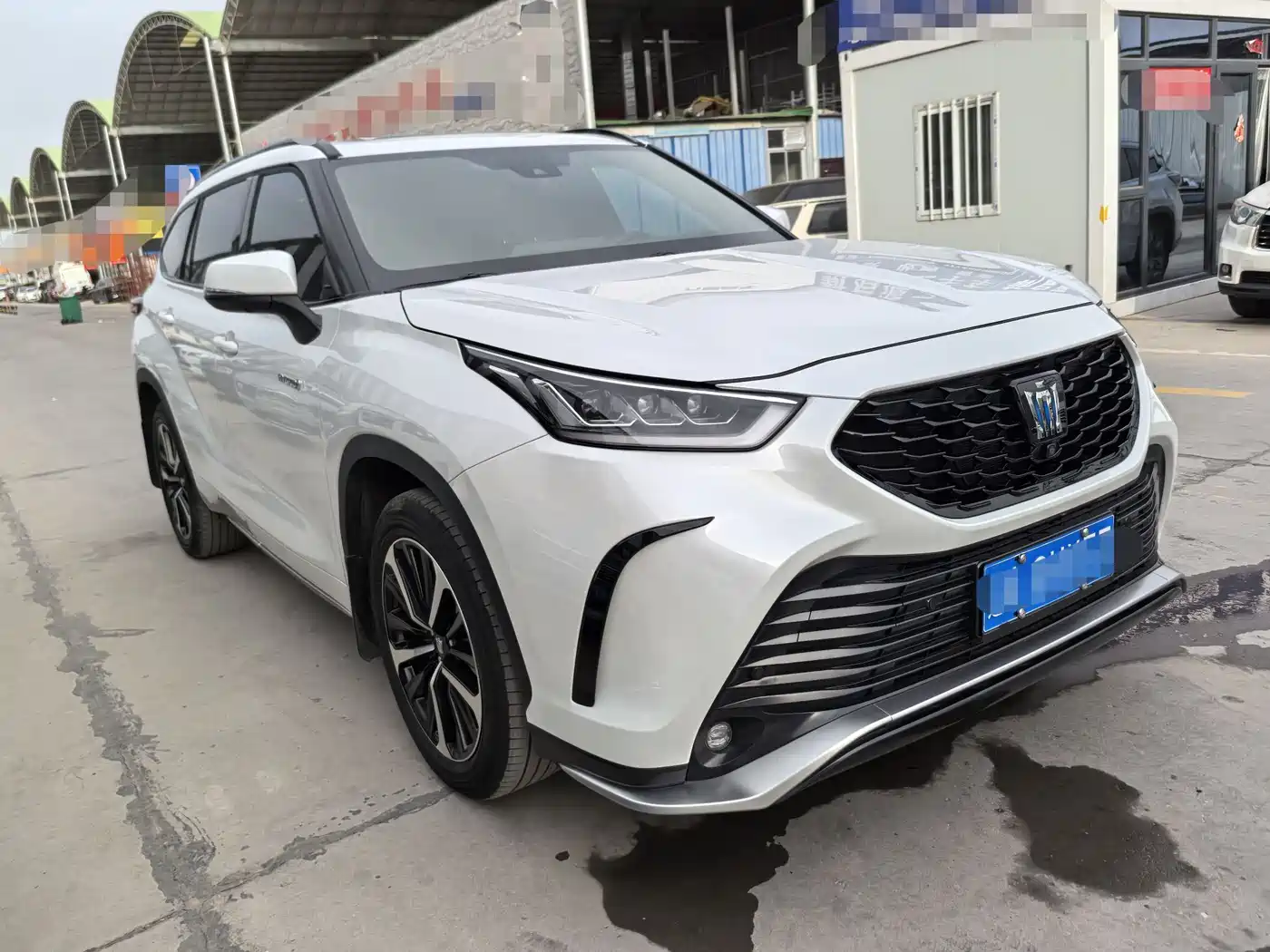 Toyota Crown Kluger 2022 2.5L HEV 4WD Premium Edition фото 3