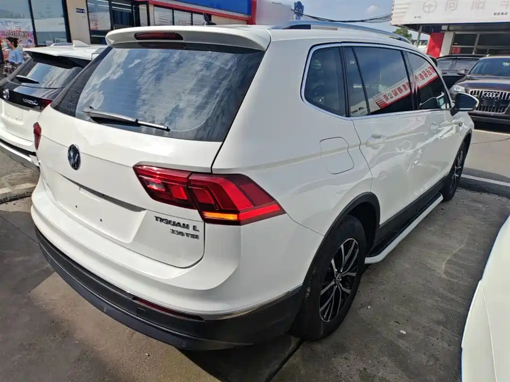 Volkswagen Tiguan L 2017 330TSI Automatic 2WD Luxury Edition фото 7
