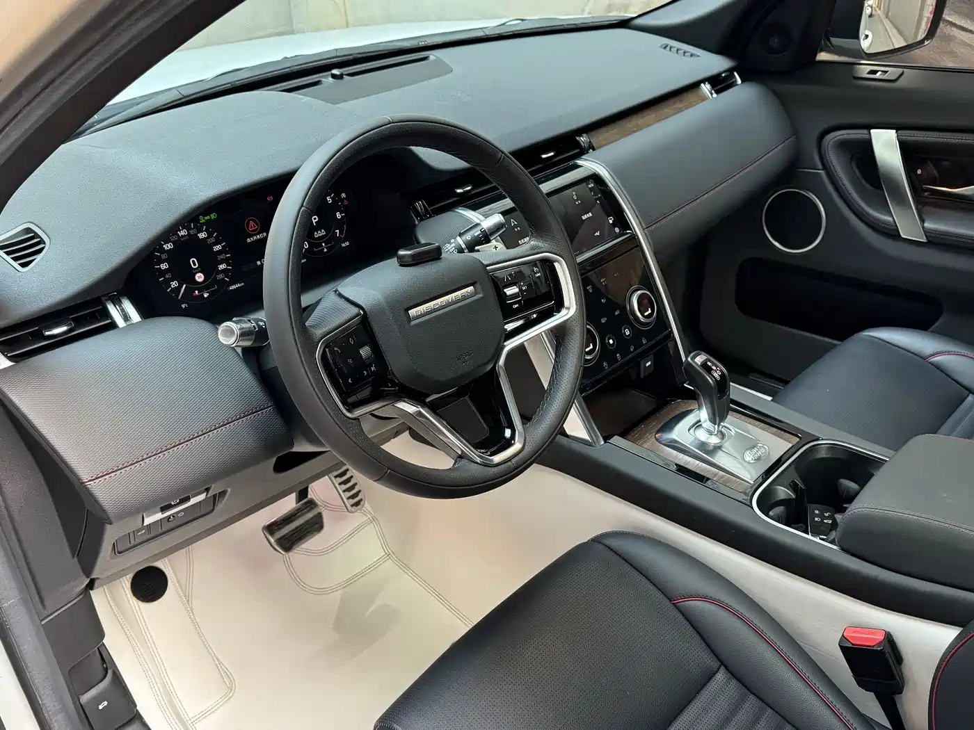 Land Rover Discovery Sport 2022 Model 249PS R-Dynamic S Performance Edition 5-Seater фото 7