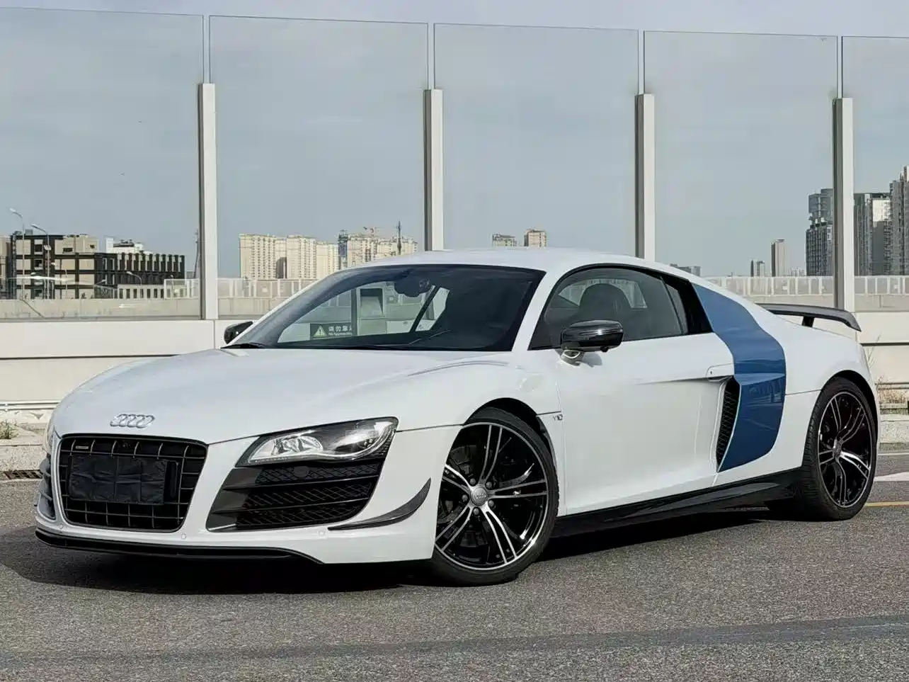 Фото 1 - Audi R8