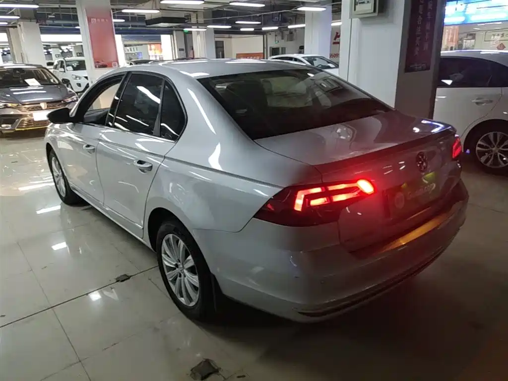 Volkswagen Bora 2016 Model 1.6L Manual Comfort фото 5