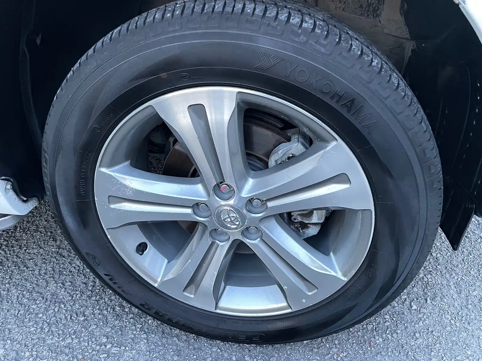 Photo 16 - Toyota Highlander
