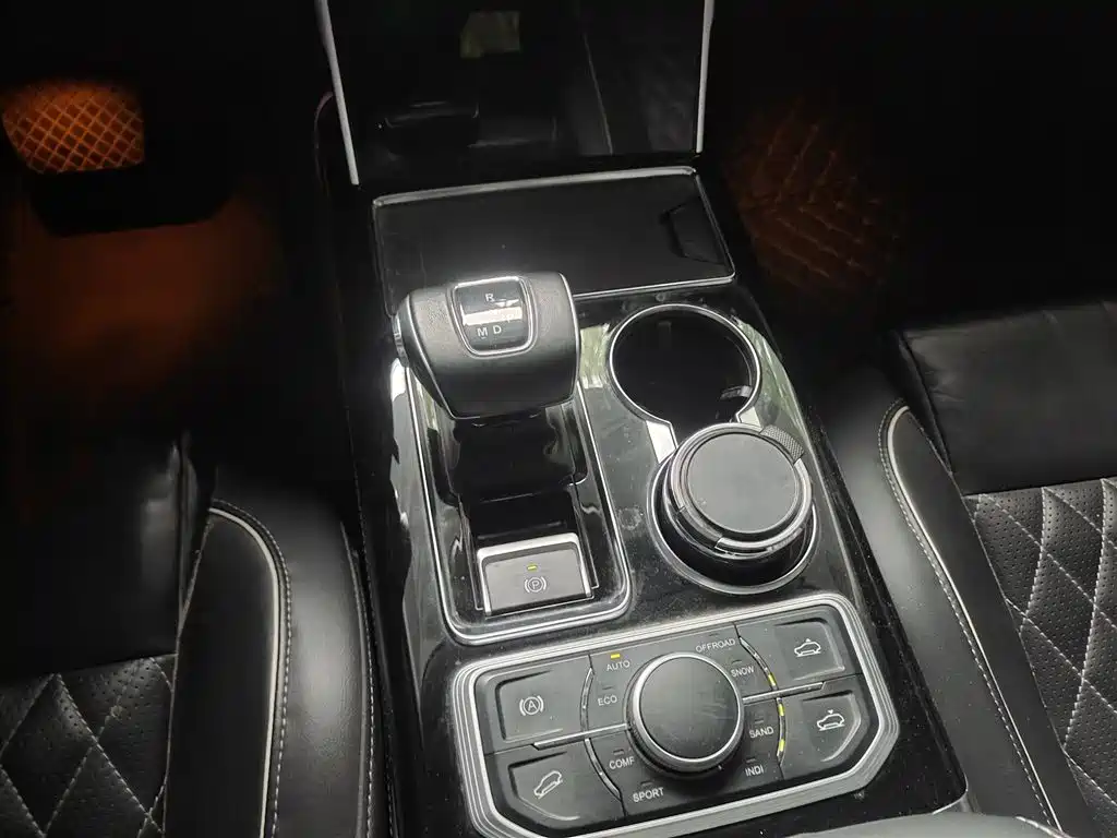 Hongqi HS7 2019 3.0T Automatic 4WD Smart Connection Flag Leader Edition фото 11