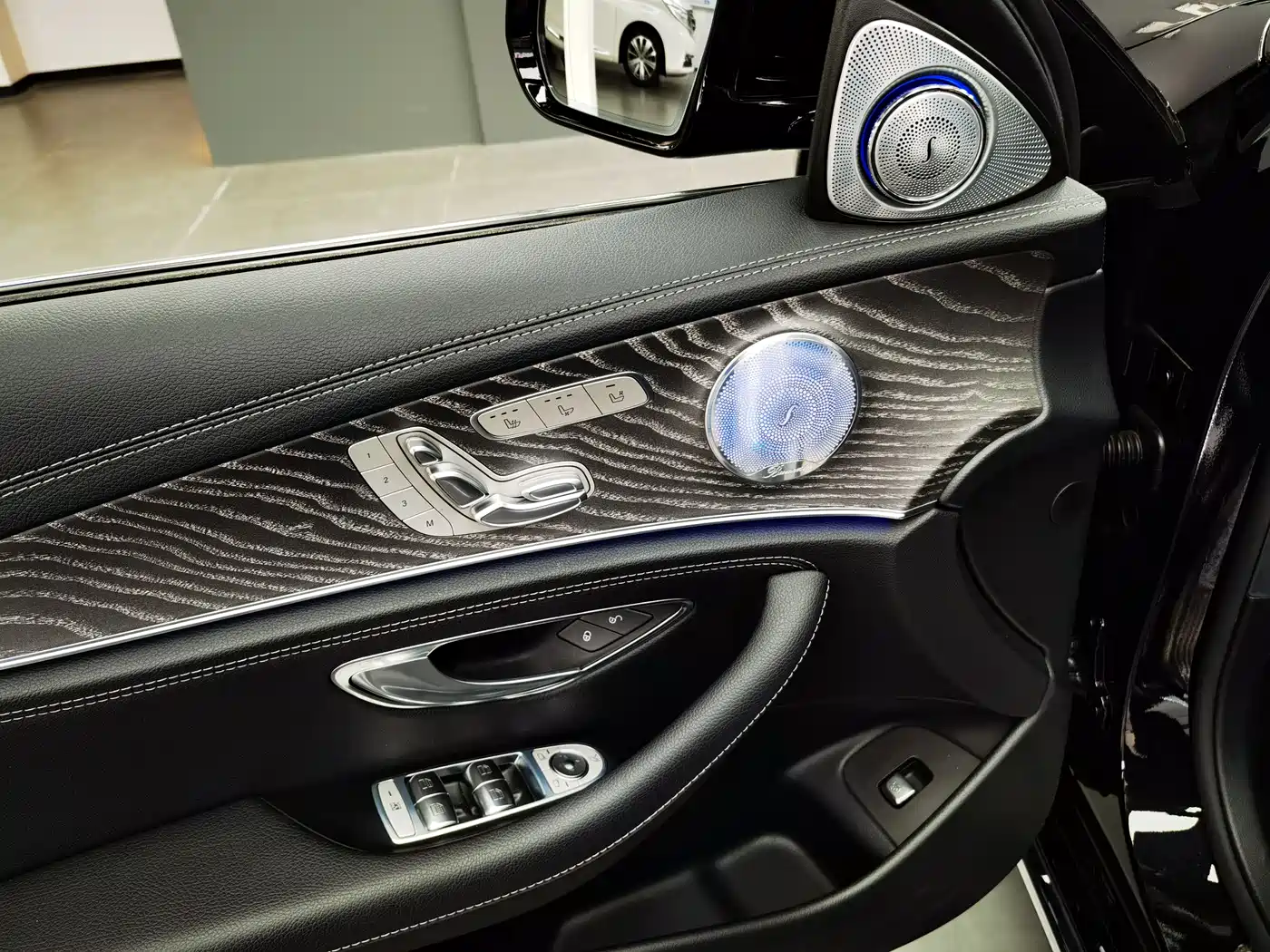 Mercedes-Benz E-Class 2021 E 300 L Premium фото 7