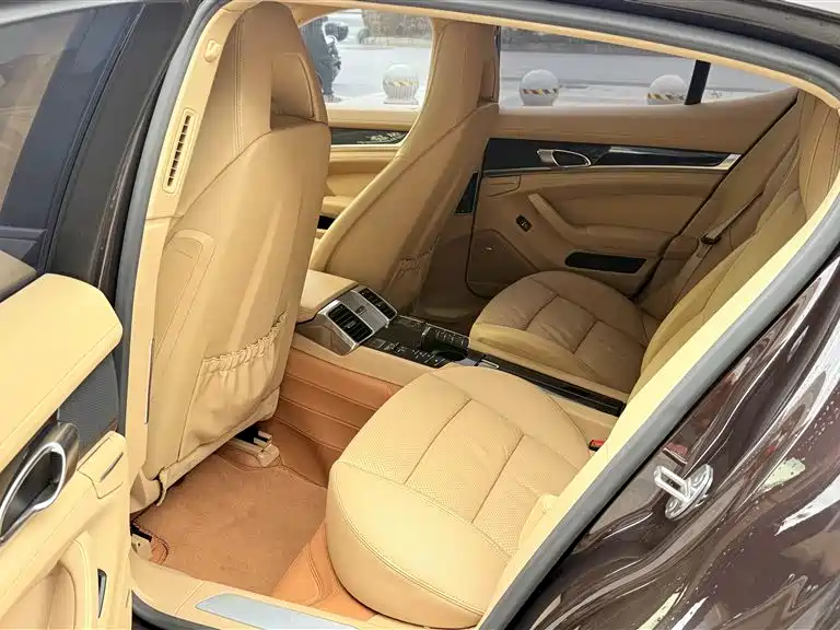 Porsche Panamera 2014 Panamera 3.0T фото 12