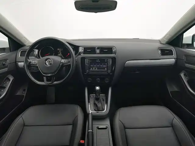 Volkswagen Sagitar 2018 1.6L Automatic Comfort — фото 5