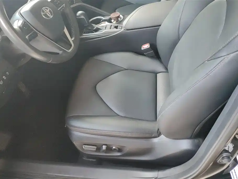 Toyota Camry 2021 2.5G Luxury Edition фото 9