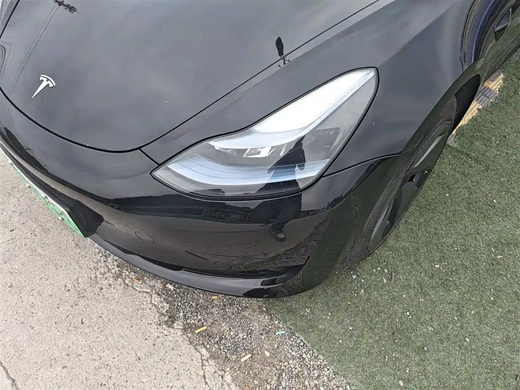 Фото 18 - Tesla Model 3