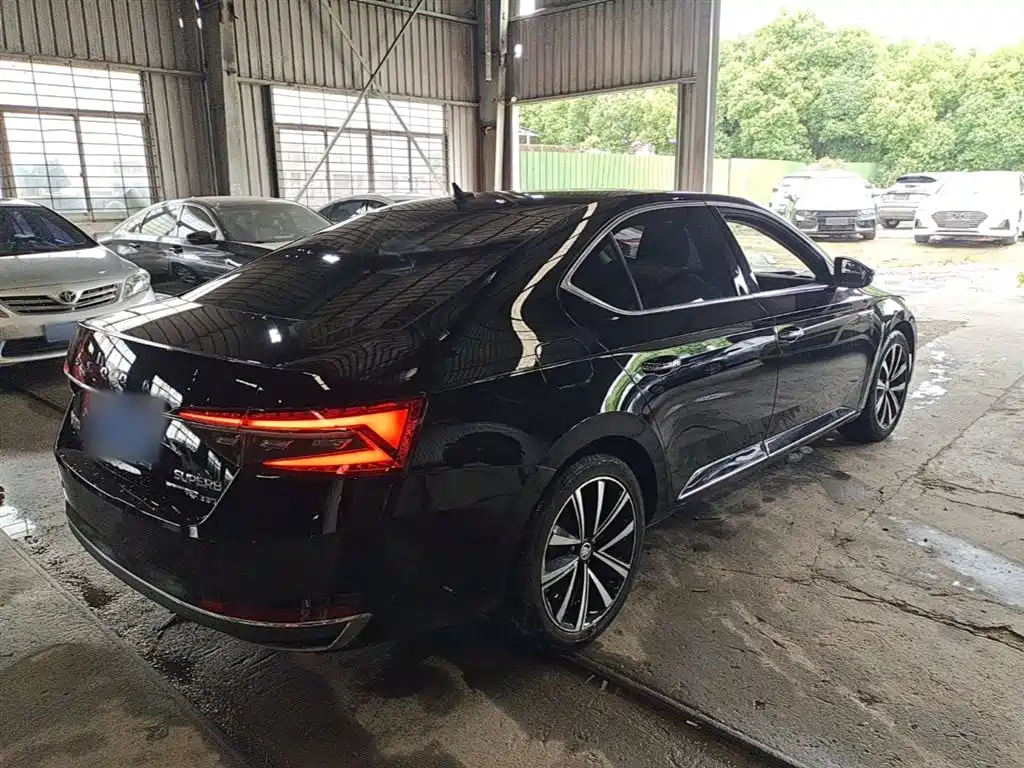 Škoda Superb 2023 Facelift TSI330 DSG Luxury Edition фото 7