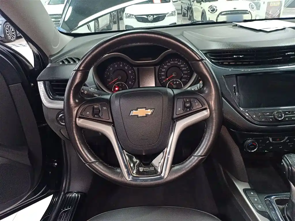 Chevrolet Malibu 2018 530T Automatic Luxury Edition фото 3