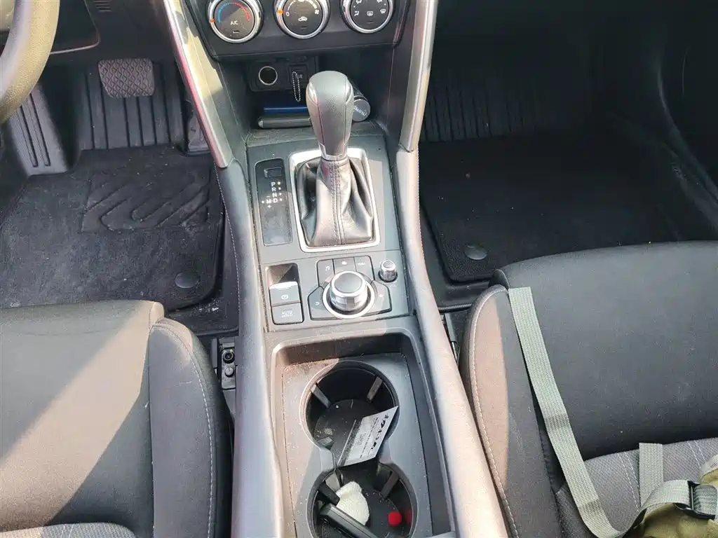 Фото 10 - Mazda CX-4