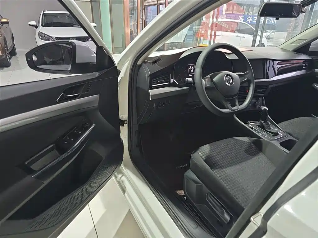 Volkswagen Bora 2019 1.5L Auto Fashion Model фото 16