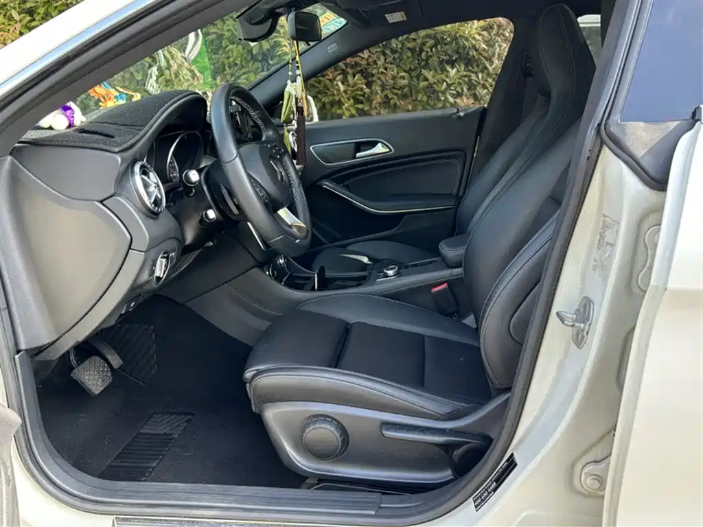 Mercedes-Benz CLA (Import) 2017 CLA 200 Dynamic фото 16
