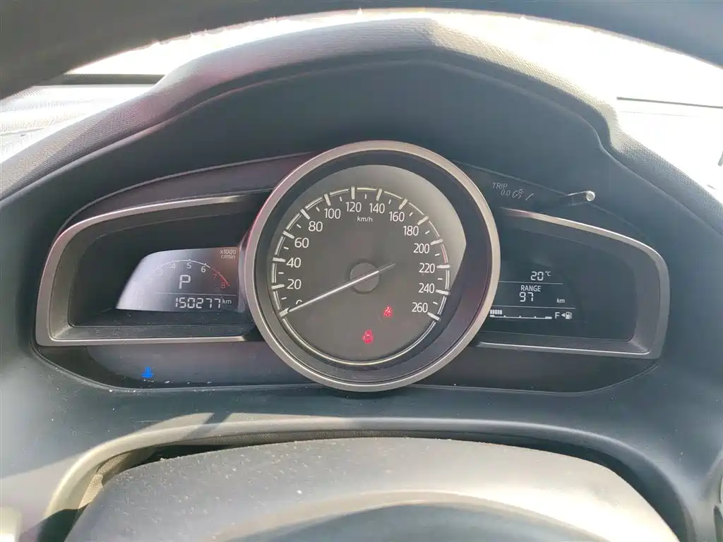 Фото 8 - Mazda CX-4