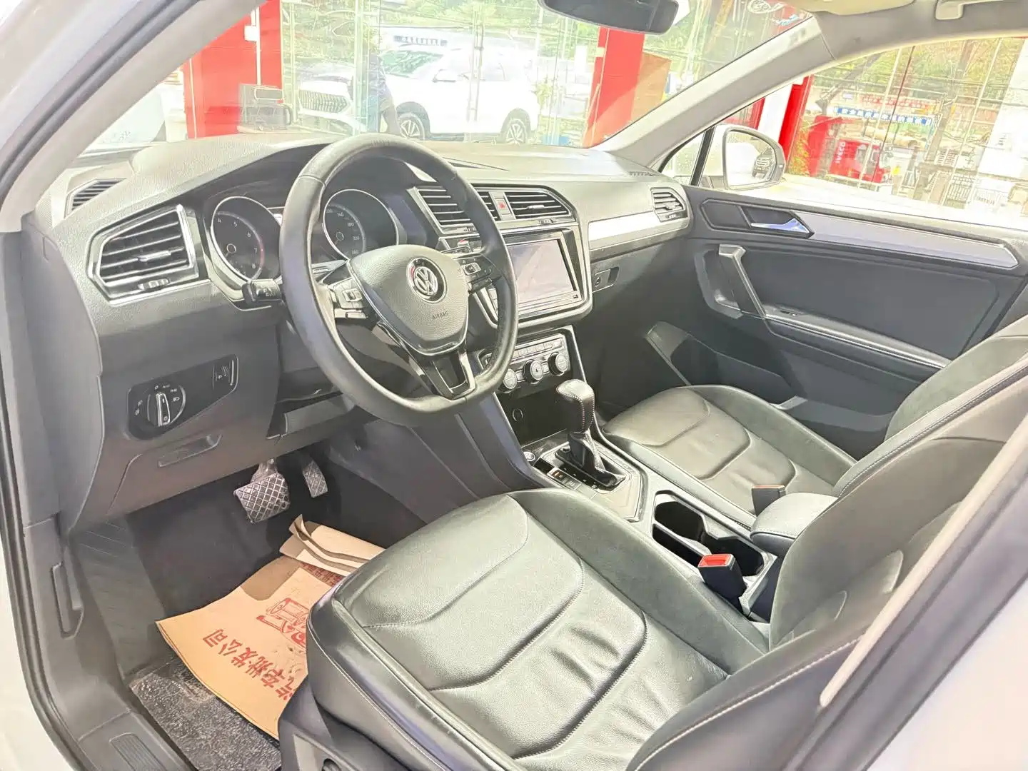 Фото 4 - Volkswagen Tiguan L