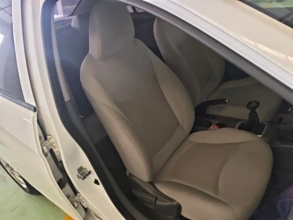 Chevrolet Sail 2015 Sail 3 1.5L Manual Ideal Sunroof Edition фото 25