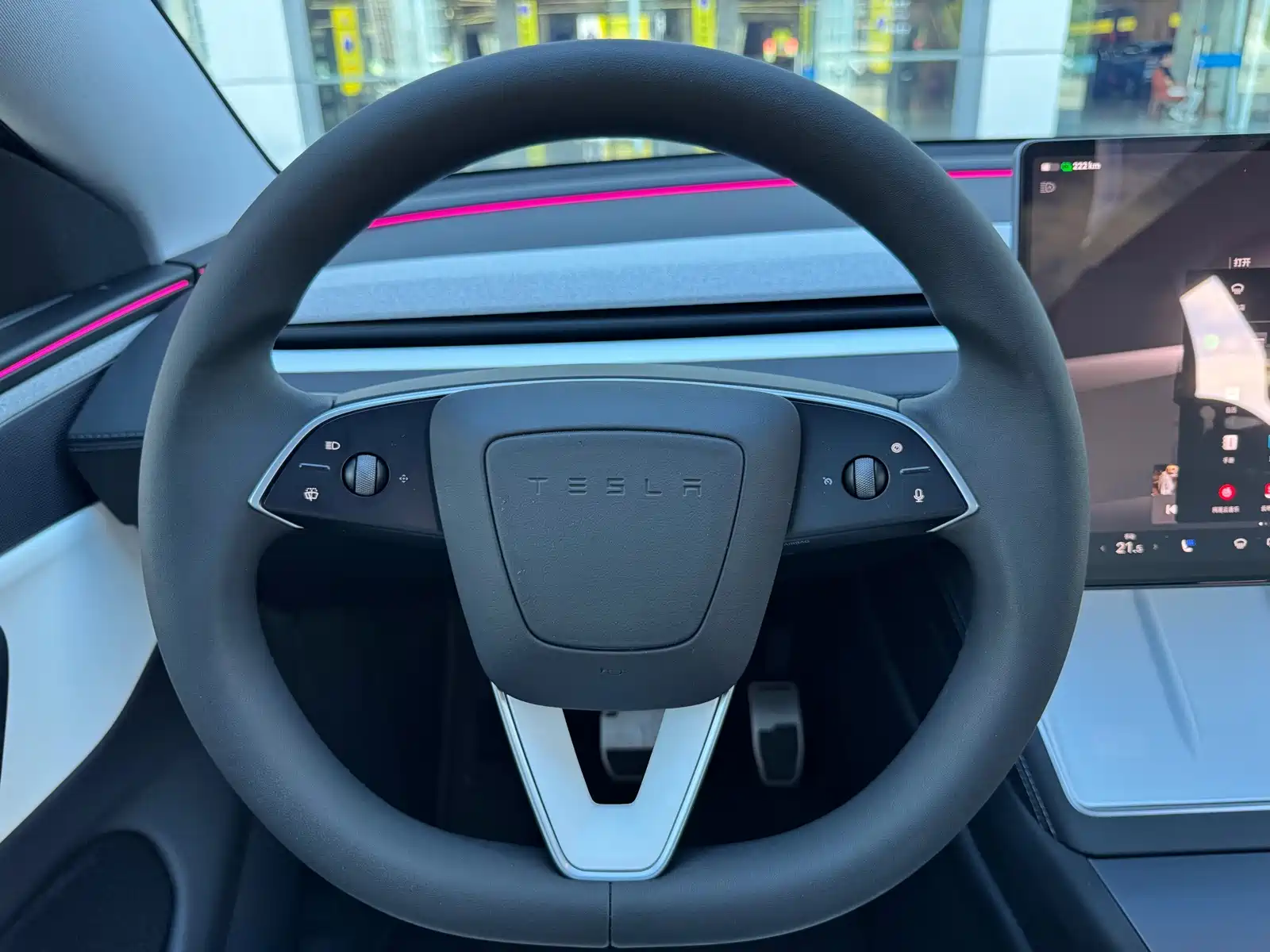 Фото 17 - Tesla Model Y
