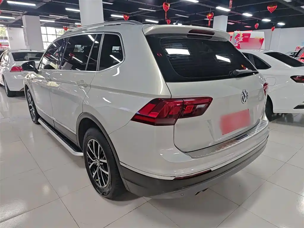 Volkswagen Tiguan L 2017 330TSI Automatic 2WD Luxury Edition фото 5