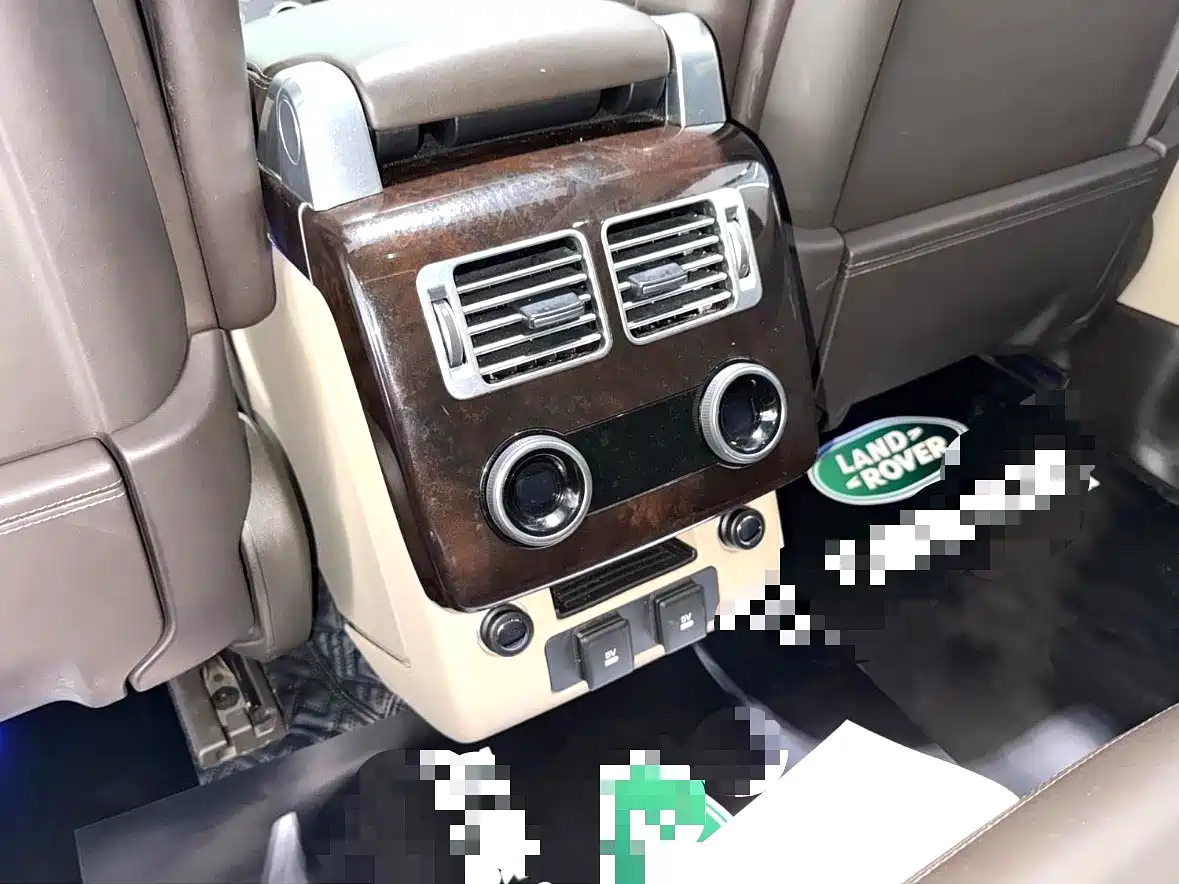 Land Rover Range Rover 2020 3.0 L6 Heritage Edition фото 7