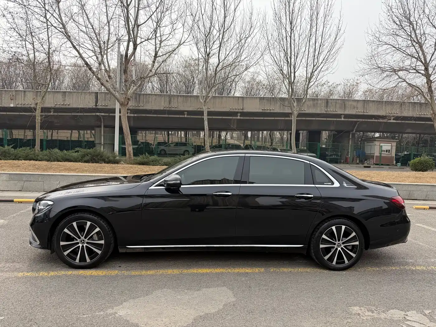 Mercedes-Benz E-Class New Energy 2023 E 350 e L Plug-in Hybrid Sedan фото 3