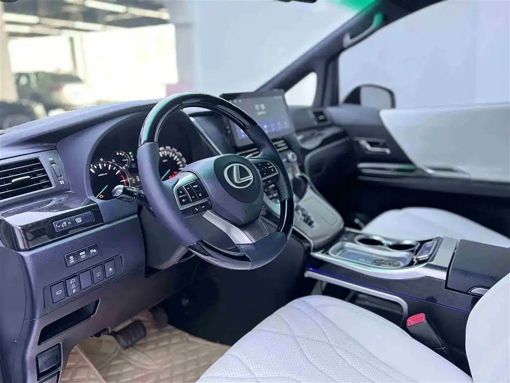 Toyota Alphard 2012 2.4L Luxury Edition фото 5