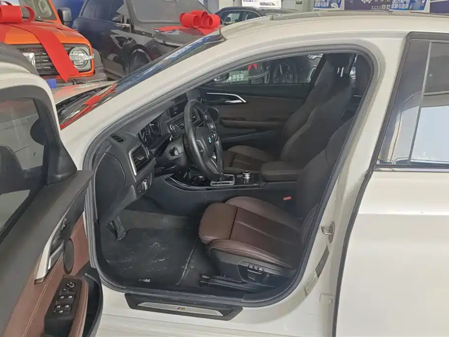 BMW 1 Series 2019 118i M Sport Package фото 9
