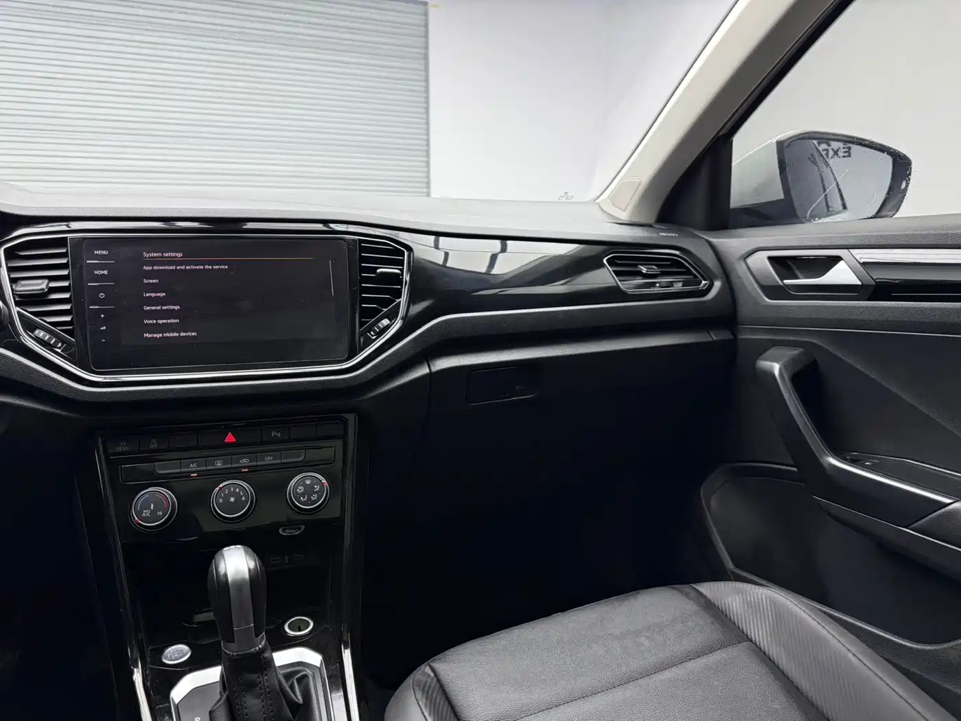 VOLKSWAGEN T ROC EXPLORING SONGS