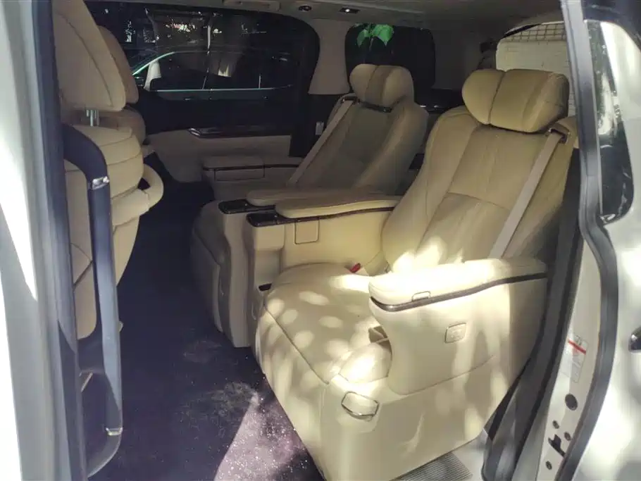 Toyota Vellfire 2021 Crown Hybrid 2.5L HV Premium Edition фото 11