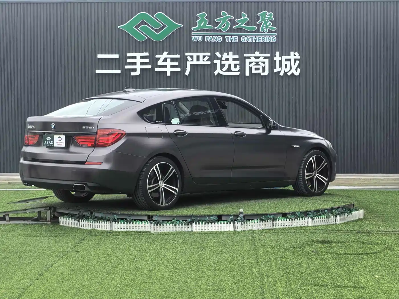BMW 5 Series GT 2010 535i Luxury Model фото 17